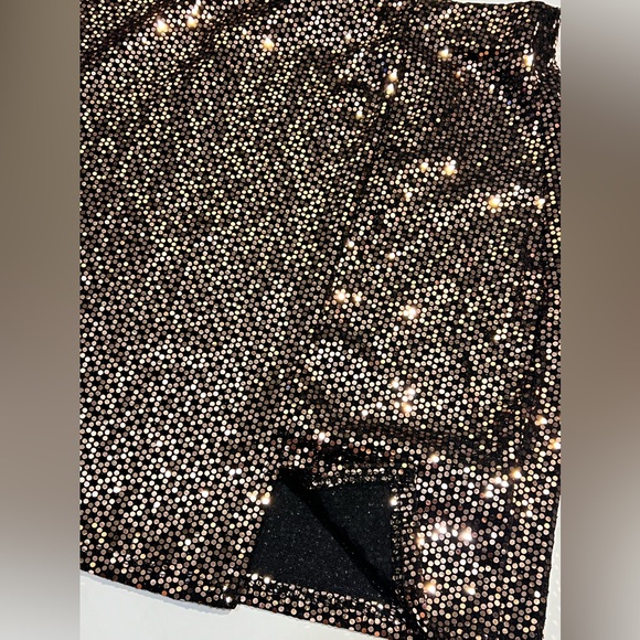 Glow effect sequence skirt, Mini with a slit - Picture 2 of 16